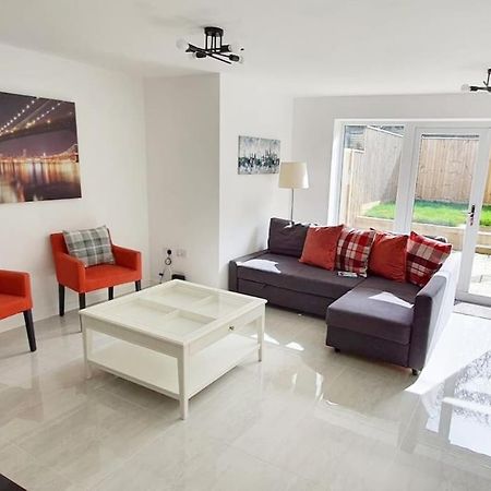 Walnut Flats-F2, 3-Bedroom With Garden & Patio - Ac, Parking, Netflix, Wifi - Close To Oxford, Bicester & Blenheim Palace Luaran gambar