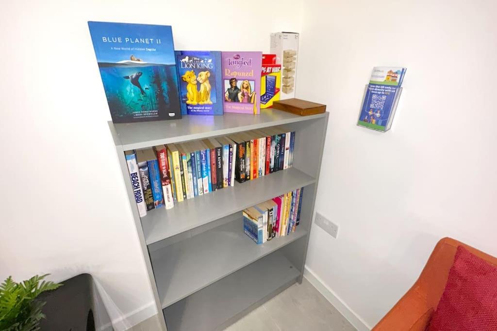 Walnut Flats-F2, 3-Bedroom With Garden & Patio - Ac, Parking, Netflix, Wifi - Close To Oxford, Bicester & Blenheim Palace Luaran gambar
