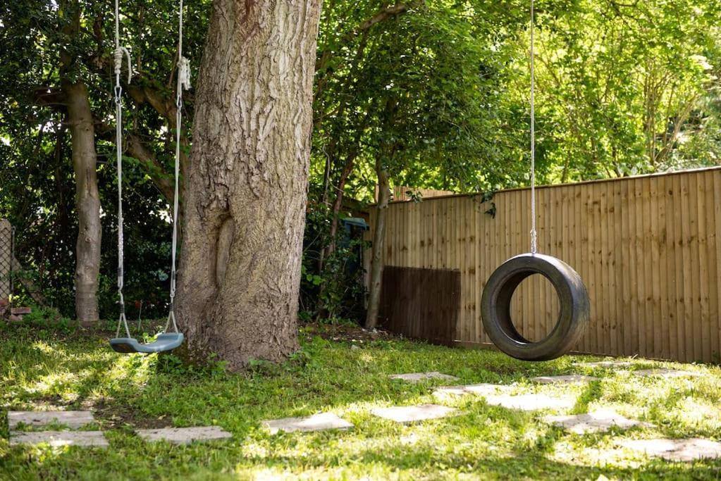 Walnut Flats-F2, 3-Bedroom With Garden & Patio - Ac, Parking, Netflix, Wifi - Close To Oxford, Bicester & Blenheim Palace Luaran gambar